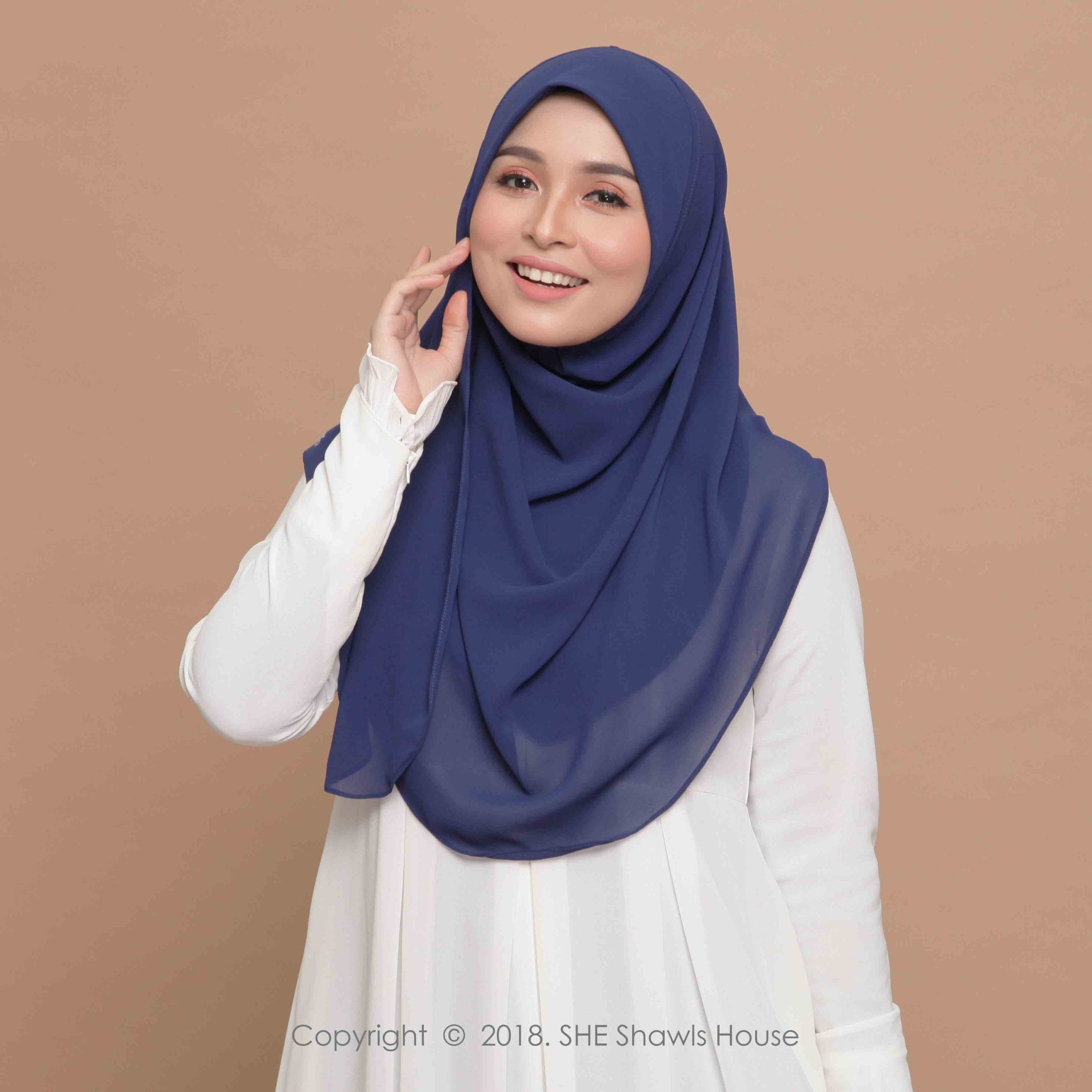 LAVYA in 16 PRUSSIAN - Image 6