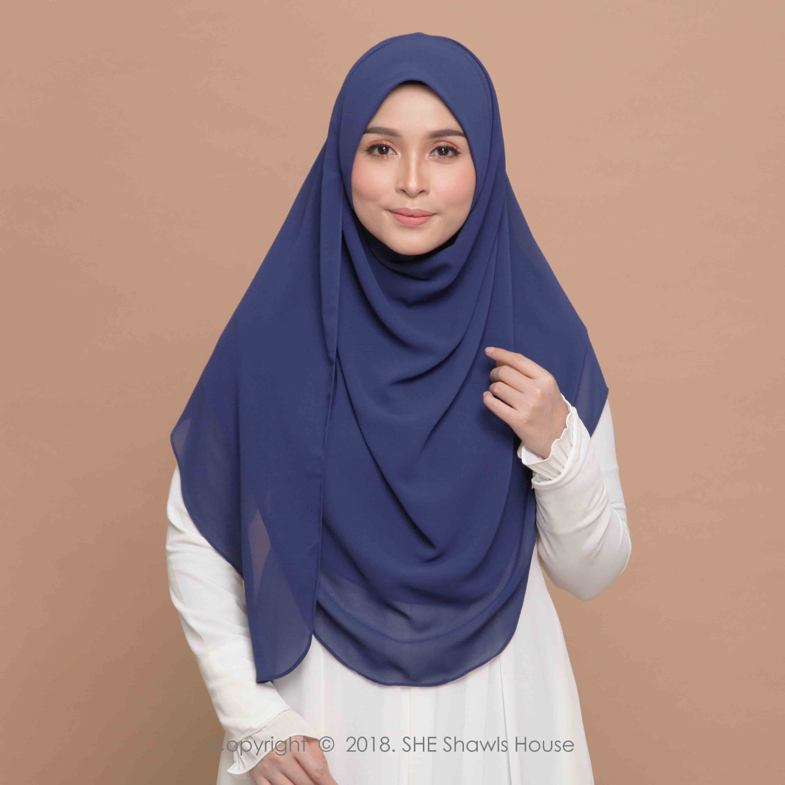 LAVYA in 16 PRUSSIAN - Image 5