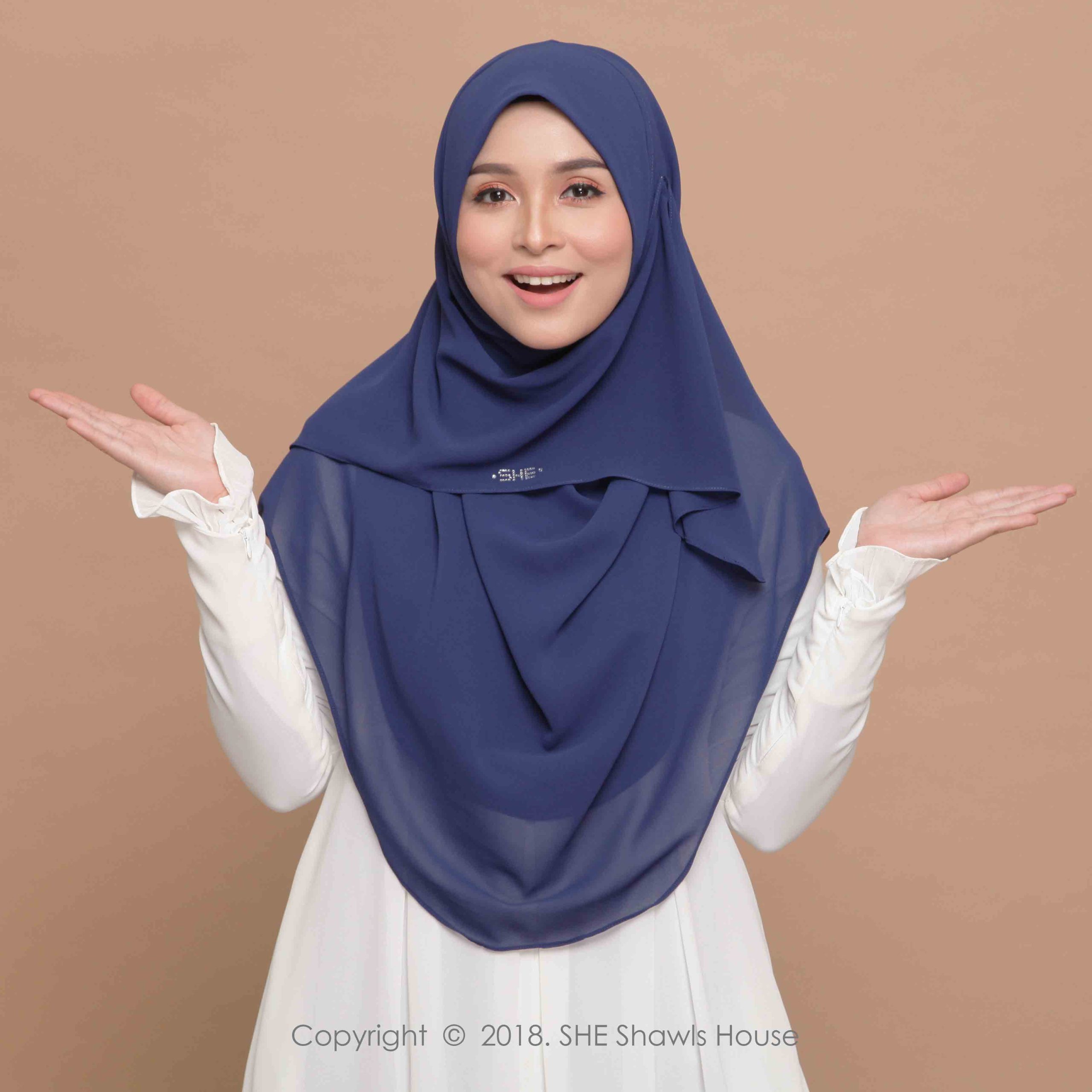 LAVYA in 16 PRUSSIAN - Image 3