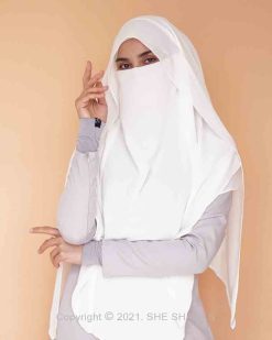 MARIA HANDSOCK in 2 ARMANI