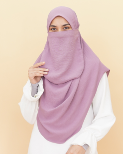 LAYLA ZEE  in 305 VIOLETTE