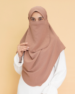 LAYLA ZEE  in 312 DARK PEARWOOD